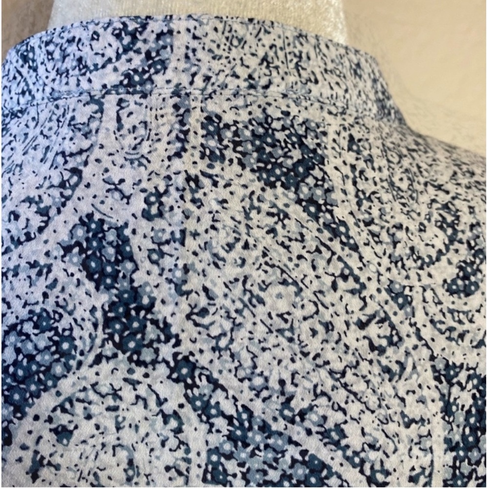 Michael Kors Blue & White Lace Up Front Ruffle Sleeve Blouse Size Medium - Picture 9 of 13